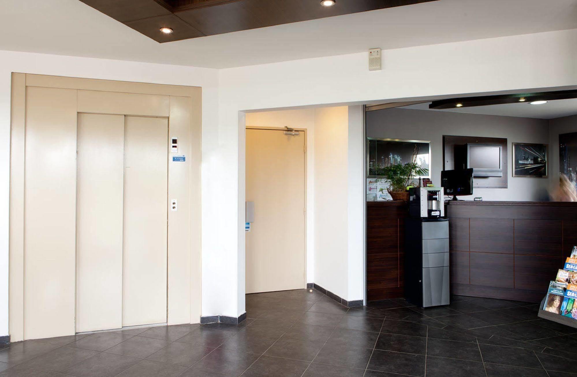 Orly Superior Hotel Athis-Mons Buitenkant foto